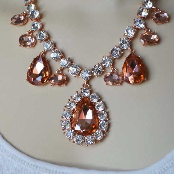 Rhinestone Crystal Chunky Necklace Earrings Set - Picture 3 of 7